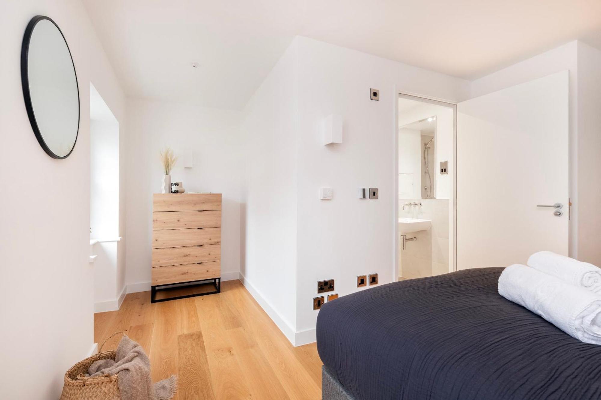 Fitzrovia & Soho - 2Br With Balcony - Cityapartmentstay Londra Dış mekan fotoğraf