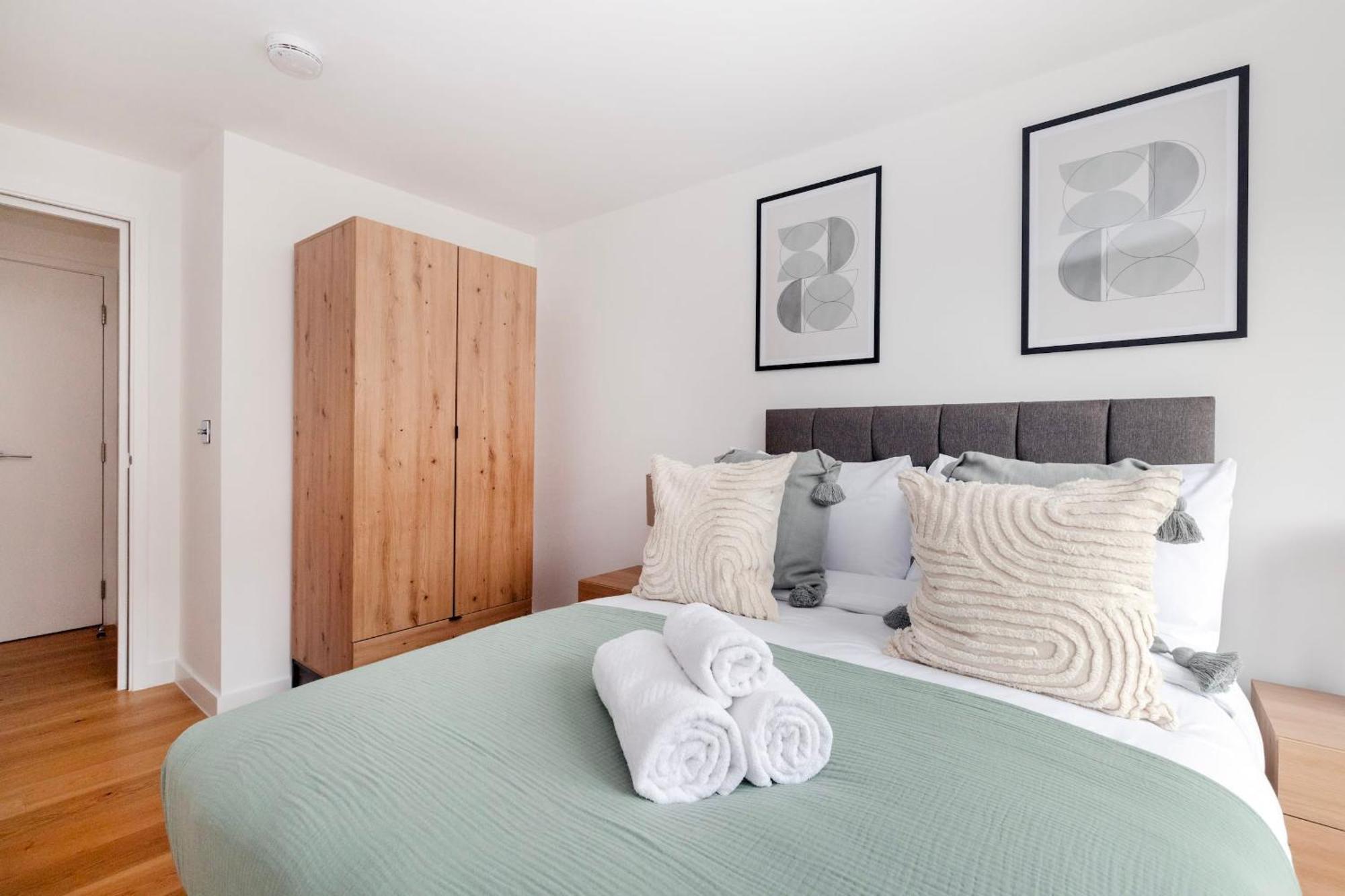 Fitzrovia & Soho - 2Br With Balcony - Cityapartmentstay Londra Dış mekan fotoğraf
